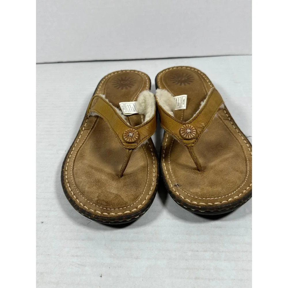 UGG Australia 1791 Leather Shearling Lined Thong Sandals Brown Mens 8 Womens 9.5